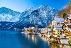  Hallstatt Desa Dongeng di Tepi Danau Austria