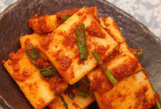 Kimchi Lobak (Kkakdugi): Segarnya Fermentasi Korea yang Bikin Ketagihan