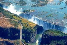 Victoria Falls Kemegahan Alam yang Menakjubkan di Perbatasan Dua Negara