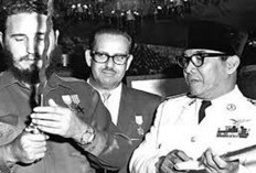 Tongkat Kayu Pucang Kalak Tongkat Soekarno, Bikin Fidel Castro Penasaran dan Memeganngnya