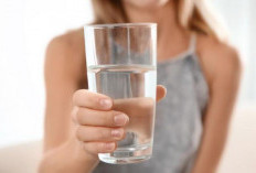 Terapkan Kebiasaan Baik Minum Air Sebelum Tidur, Ini Manfaatnya