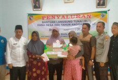 Berkah Ramdhan, 16 Warga Desa Banjarsari Terima Bantuan Tunai 