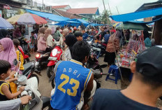 Berburu Pabukoan, Pengunjung Pasar Lubuk Pinang Membeludak