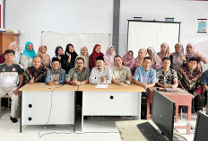 SMKN 06 Mukomuko Gelar Perpisahan untuk Kasi SMK Wilayah IV Basri Efendi