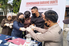 Kejari Mukomuko Musnahkan Barang Bukti 33 Perkara