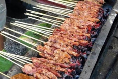 Sate Koyor Kuliner Ekstrem yang Menggoda Lidah