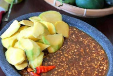Rujak Petis Madura: Kelezatan dalam Setiap Gigitan