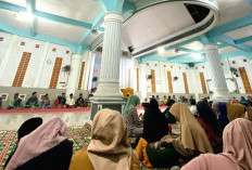 Desa Arah Tiga Gelar Peringatan Isra Miraj, Warga Diminta Terus Makmurkan Masjid