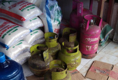 Masyarakat Lubuk Pinang Berburu LPG 3 Kg ke Provinsi Tetangga