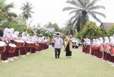 Berjalan 3 Tahun, Bupati Pastikan Seragam Gratis Berlanjut 2025