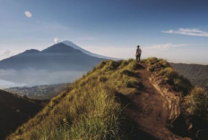 Menaklukkan Puncak dan Menyapa Matahari Terbit di Gunung Batur