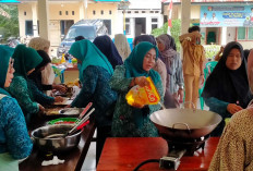 PKK Gading Jaya Diberi Jurus Memasak 