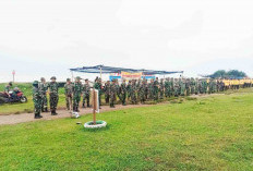 Upaya Jaga Kebersihan, Kodim 0428 Mukomuko Melaksanakan Pembersihan Pantai Abrasi MukoMuko