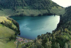 Berkemah Seru di Ranu Kumbolo: Danau Cantik di Lereng Semeru