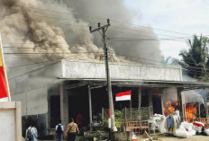 Rumah Warga Sido Makmur Dihalap Sijago Merah, Gudang Usaha Pelaminan Ludes