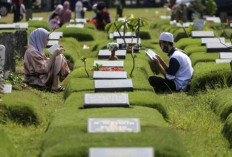 Ziarah Kubur Lebaran, Mengukir Doa dan Mempererat Silaturahmi dengan Yang Tiada