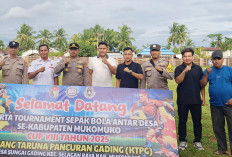 Camat Selagan Raya Resmi Buka Turnamen Sepak Bola Berhadiah Rp30 Juta