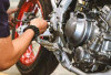 Bom Waktu di Mesin, Bahaya Menunda Ganti Oli Motor Anda